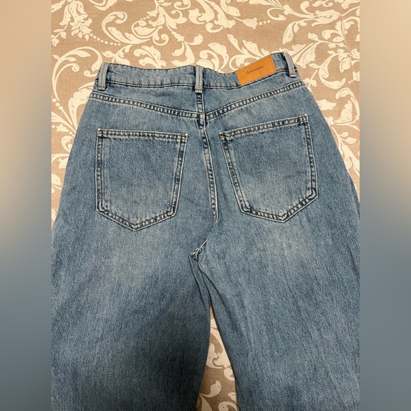 Stradivarius Light Wash Denim Jeans - Size US 6/M. - Picture 3 of 4